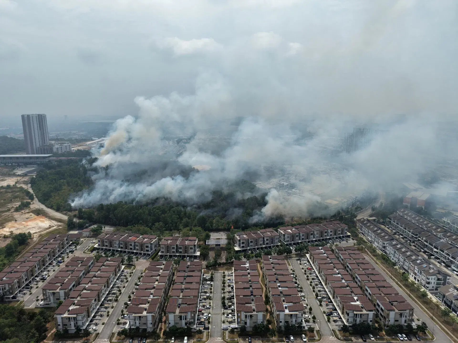 Forest Fire Near 16 Sierra in Puchong